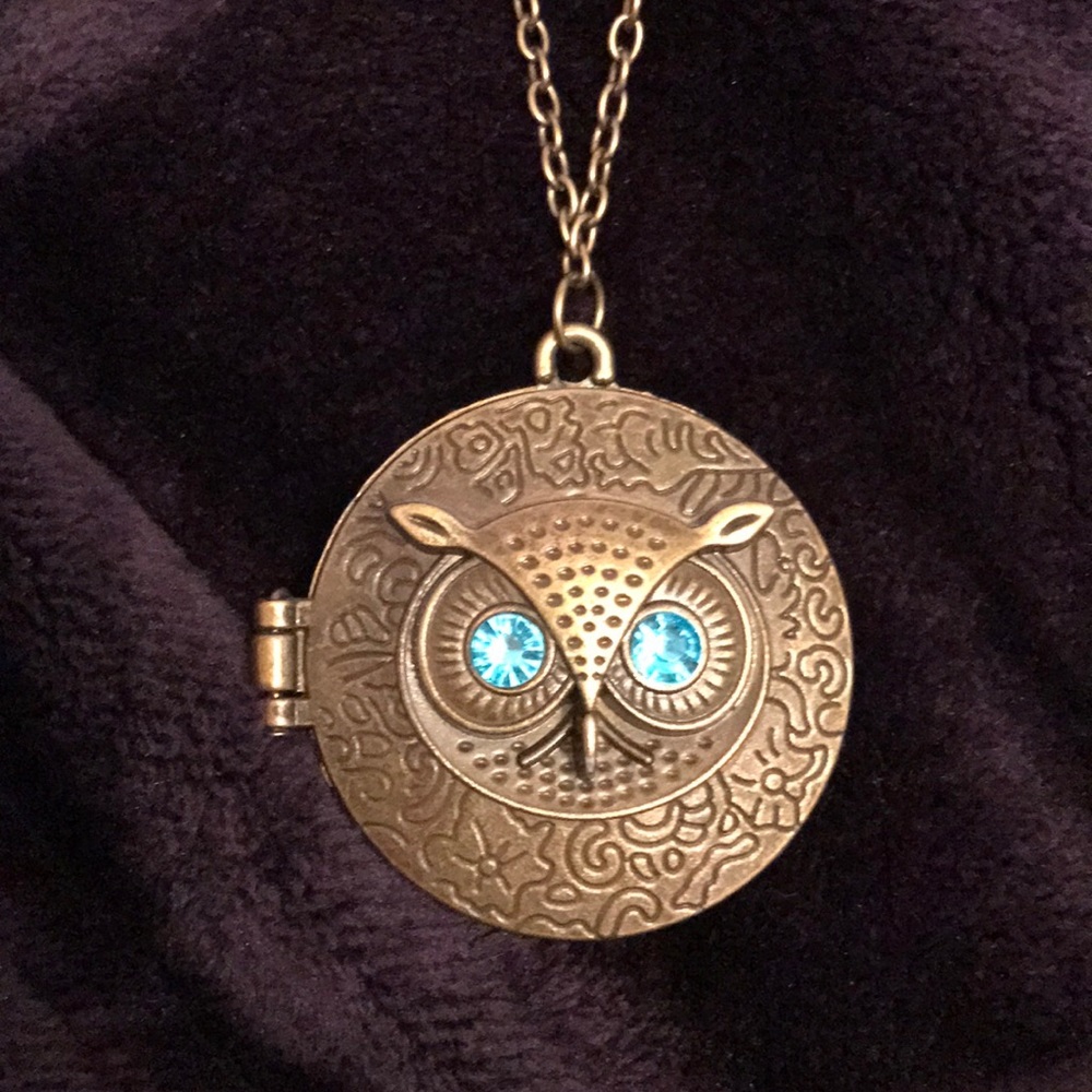OWL NECKLACE 🦉
